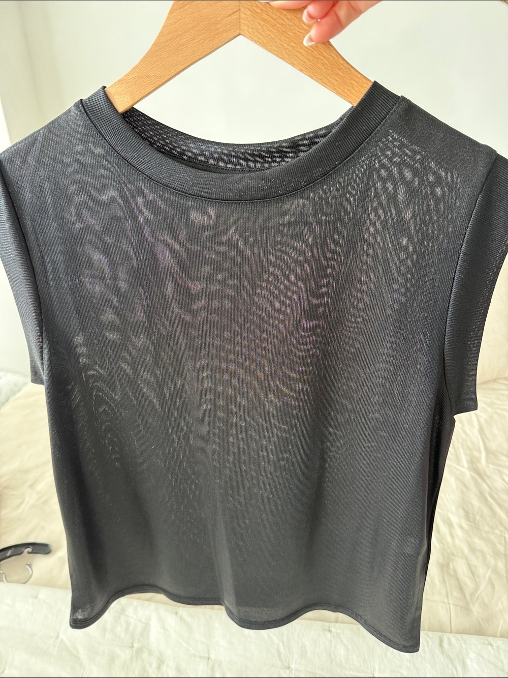 Sleek Black Sleeveless Knit Tank Top